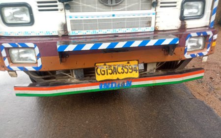 क्वार्टज लोड दो ट्रक लावारिस हालात में छोड़ हुए रफूचक्कर