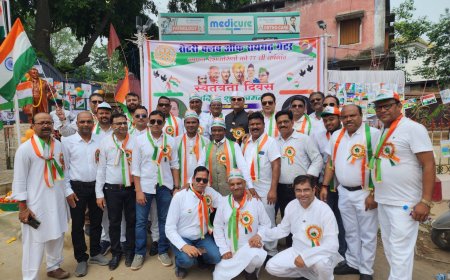 रोटरी चौक में विकास अग्रवाल ने किया ध्वजारोहण