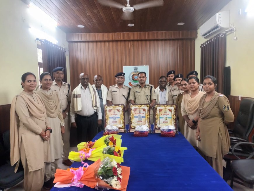 3 पुलिसकर्मी हुए सेवानिवृत, पुलिस कार्यालय में दी गई ससम्मान विदाई.....