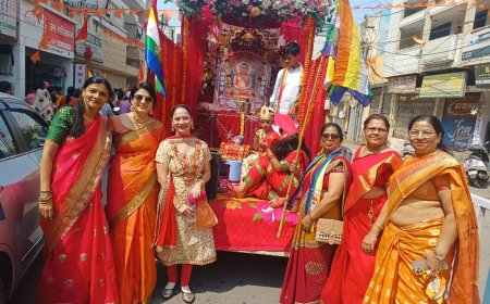 जैन समाज ने निकाली भव्य शोभायात्रा