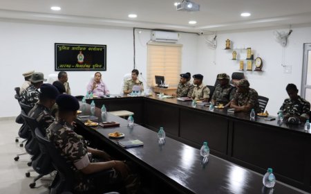 पुलिस अधीक्षक कार्यालय में ली गई लोक सभा चुनाव सुरक्षा संबंधी मीटिंग