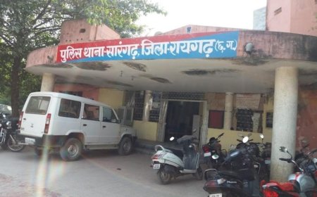 रूपल मोटर पार्टस से 5 लाख का सामान पार