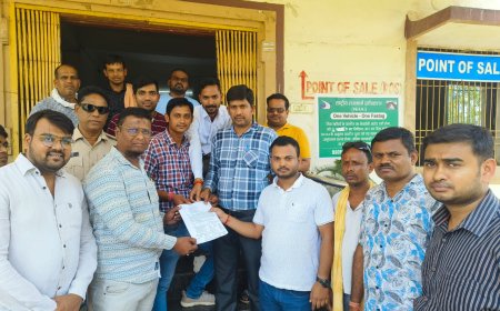 टोल टैक्स फ्री की मांग को लेकर सौंपा ज्ञापन