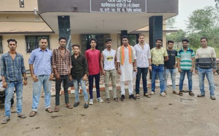 भाजयुमो सारंगढ़ नगर अध्यक्ष अक्षत स्वर्णकार ने विद्युत विभाग को सोपा ज्ञापन