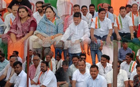 प्रदेश सरकार के खिलाफ कांग्रेस का धरना प्रदर्शन