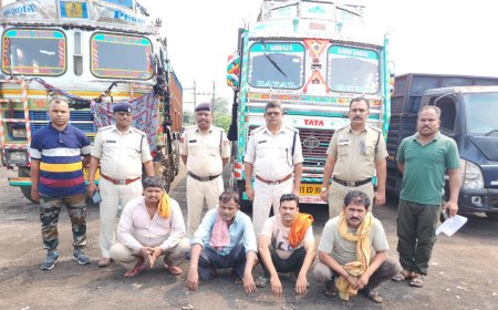 अवैध कबाड़ पर पूंजीपथरा पुलिस की ताबड़तोड़ कार्रवाई...