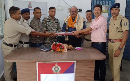 भूपदेवपुर थाने में सेवानिवृत सहायक उप निरीक्षक बालकृष्ण डनसेना को दी गई सम्मान पूर्वक विदाई…..  