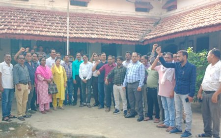 तृतीया वर्ग कर्मचारी संघ का का जबरदस्त प्रदर्शन