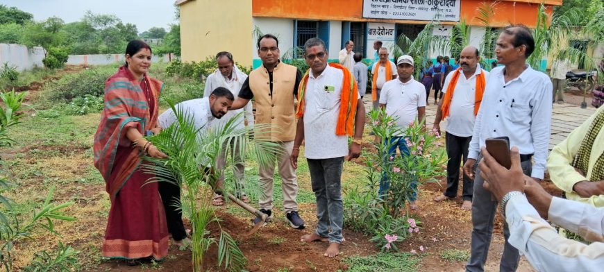 एक पेड़ 100 पुत्रों के है समान - दिनेश जांगड़े