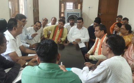 कालातीत ऋणी कृषकों को भी उपलब्ध करायी जावेगी खाद-बीज - स.महाप्रबंधक अपैक्स बैंक