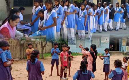 चिरायु टीम का स्वास्थ्य परीक्षण स्कूलों व आंगन बाड़ी केन्द्रों में