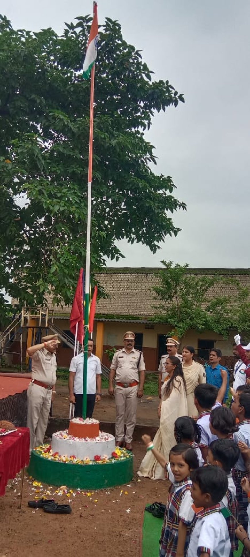 विरानी पब्लिक हाई स्कूल सीपत में स्वतंत्रता दिवस वीर शहीदों को याद कर हर्षोल्लास के साथ मनाया गया