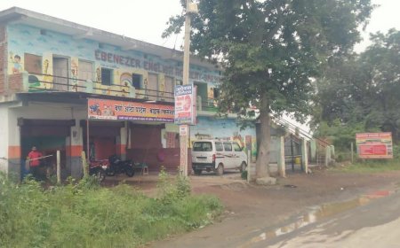 निजी स्कूल संचालक अपनी निजी लाभ कमाने में मस्त