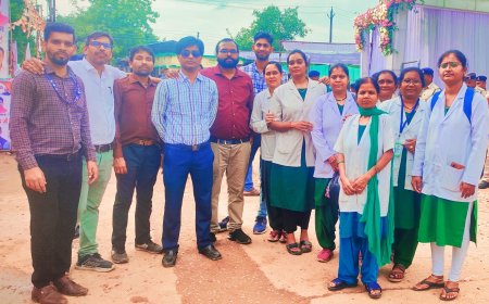 एनएचएम-संविदा स्वास्थ्य कर्मचारियों ने सौंपा मुख्यमंत्री को 27% वेतन-वृद्धि एवं १८ सूत्रीय मांगों का ज्ञापन