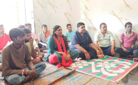 धांगरडीपा मे सुना गया प्रधानमंत्री नरेंद्र मोदी की मन की बात जिला उपाध्यक्ष विकास केडिया रहे उपस्थित