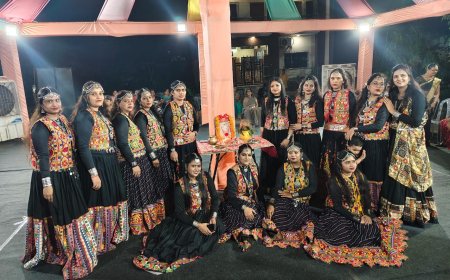 नवरात्र के अवसर पर गरबा की धूम...रुक्मणि बिहार मातृ शक्ति के द्वारा माता की उपासना...