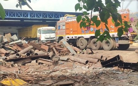 जूटमिल क्षेत्र में 10 गाड़ी कबाड़ जप्त....