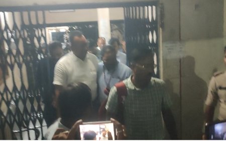 क्या नेताओं के चक्कर मे फस गए रामायण पांडे...?