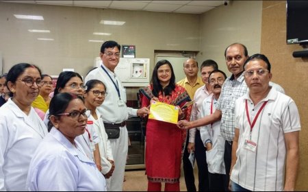 कलेक्टर सुश्री ऋचा प्रकाश चौधरी के मार्गदर्शन में शासकीय डॉ. वा. वा. पाटणकर कन्या स्नातकोत्तर महाविद्यालय दुर्ग के यूथ रेडक्रास सोसायटी एवं राष्ट्रीय सेवा योजना के संयुक्त तत्वावधान में रक्तदान शिविर का आयोजन