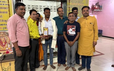 एस आई भर्ती परीक्षा में नगर पंचायत भटगांव के अजय सिदार का हुआ चयन श्री साईं सेवा समिति भटगांव के सदस्यों ने दी बधाई एवं साई सम्मान से किया सम्मानित