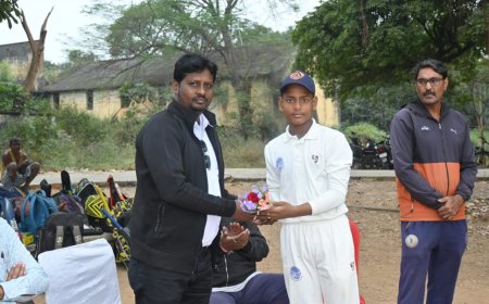 उपाध्यक्ष महेन्द्र सिंह यादव जिला अधिवक्ता संघ रायगढ़ के उपस्थिति में अंडर 14 का उद्घाटन हुआ