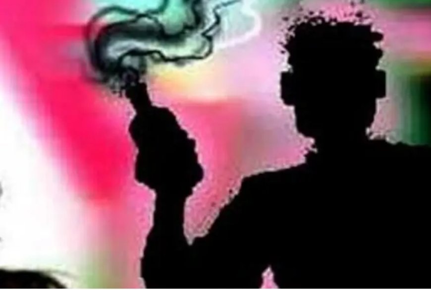 युवक की दरिंदगी ! अपने ही भाई और मां पर एसिड अटैक
