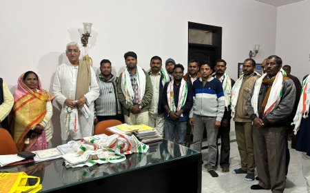 बीजेपी के दिग्गज नेता खड़क बहादुर सिंह सहित कई कार्यकर्ताओं ने थामा कांग्रेस का दामन