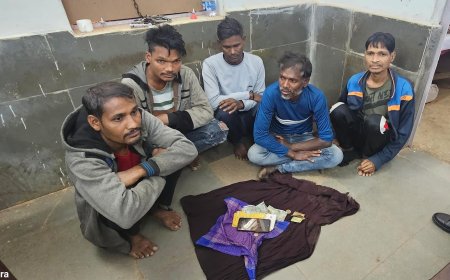 जुआ खेलते पाये जाने पर 05 आरोपी को किया गया गिरफ्तार