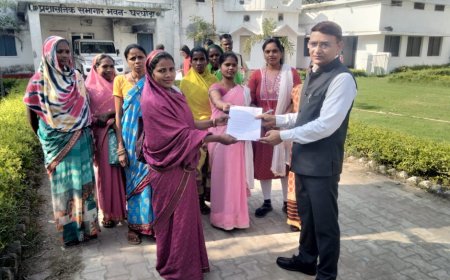 शराब दुकान हटाने की मांग को लेकर घरघोड़ा के वार्ड क्र. 05 के निवासियों ने SDM को सौंपा ज्ञापन