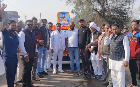 प्रगतिशील छत्तीसगढ़ सतनामी समाज द्वारा गुरु घासीदास बाबा जयंती पर भव्य सोभायात्रा नीकाली गयी..