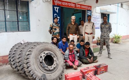 आरोपियों में चार चोर और दो चोरी की संपत्ति के खरीददार शामिल