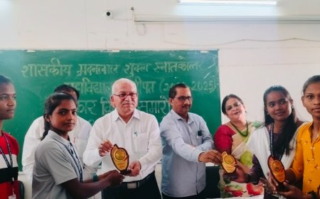 शासकीय मदनलाल शुक्ल महाविद्यालय सीपत में पुरुस्कार वितरण समारोह का आयोजन किया गया