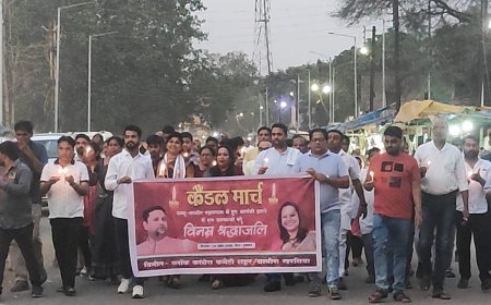 उमेश पटेल के नेतृत्व में खरसिया में कैंडल मार्च, पहलगाम आतंकी हमले में मारे गए नागरिकों को दी गई श्रद्धांजलि