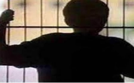 सुरक्षा गार्ड की आंखों में मिर्ची पाउडर फेंककर संप्रेक्षण गृह से छह अपचारी बालक फरार