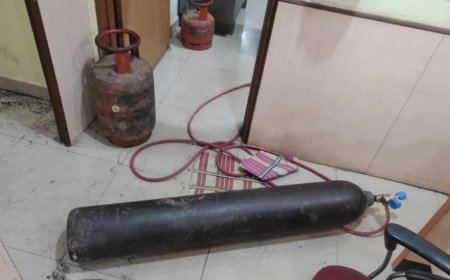 गैस कटर और सिलेंडर लेकर यूको बैंक में घुसे चोर, धुआं देखकर राहगीरों ने दी पुलिस को सूचना