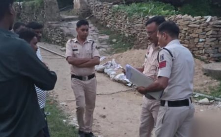 खून से सनी कुल्हाड़ी लेकर थाने पहुंचा युवक, बैगा की बातों में आकर अपनी मां की कर दी हत्या