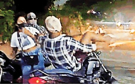 बीच सड़क पर युवतियों की गुंडागर्दी: युवक को मारे तमाचे और आंखों में डाला मिर्ची पाउडर