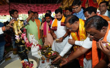 मुख्यमंत्री श्री विष्णुदेव साय झगरपुर में श्री श्री रणेश्वर रामचण्डी मंदिर के वेदी पूजन में हुए शामिल
