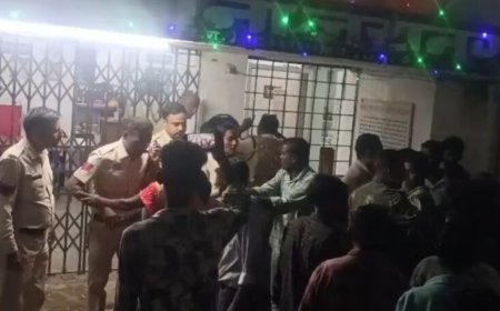 जुआ पकड़ने गई पुलिस को देखकर भागे युवक की कुएं में गिरकर मौत, भड़के ग्रामीणों ने थाने में की तोड़फोड़, 6 पुलिसकर्मी घायल