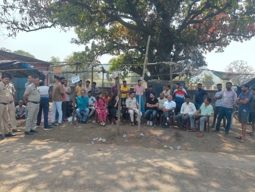 सराईपाली-गेरवानी मार्ग जाम कर प्रदर्शन करने वाले पर 03 नामजद समेत 15 लोगों पर पूंजीपथरा थाना में अपराध दर्ज